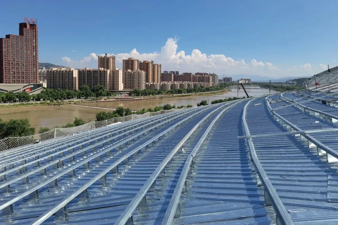 【钢结构·工程】甘肃临洮滑冰馆105米跨度椭圆形屋盖网架封顶(图14) 【钢结构·工程】甘肃临洮滑冰馆105米跨度椭圆形屋盖网架封顶(图14)