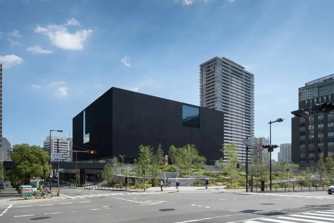 【钢结构·设计】“黑盒子”体量,“漂浮”的钢结构美术馆建筑(图4) 图片
