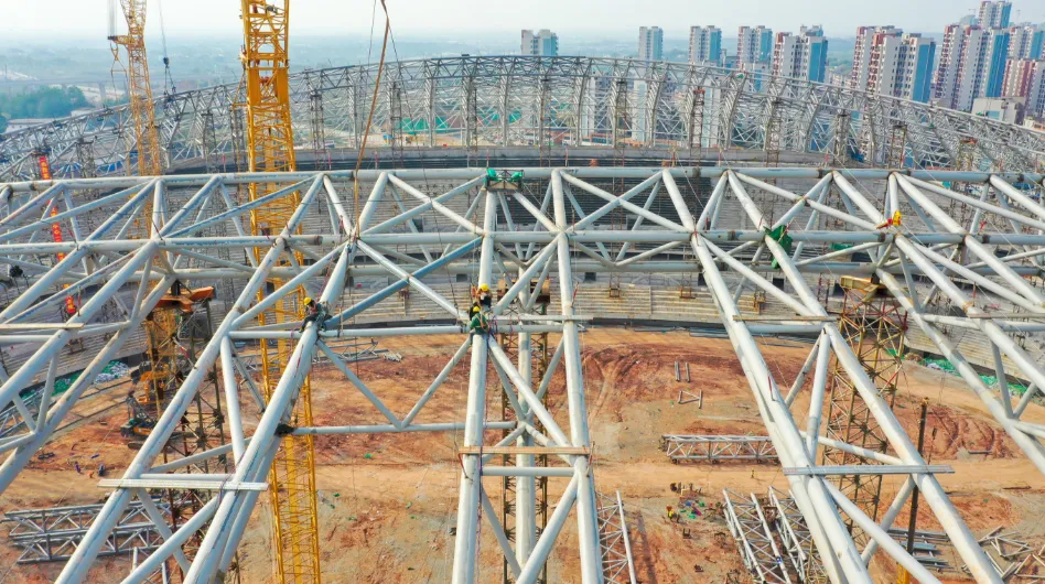 【钢结构·工程】悬挑39米钢桁架屋盖体育场合拢,江西赣州市全民健身中心一期项目钢结构顺利合拢(图4) 图片